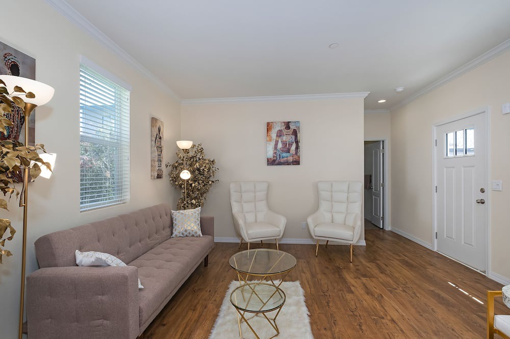 Photo of Livingroom in Lake Elsinore