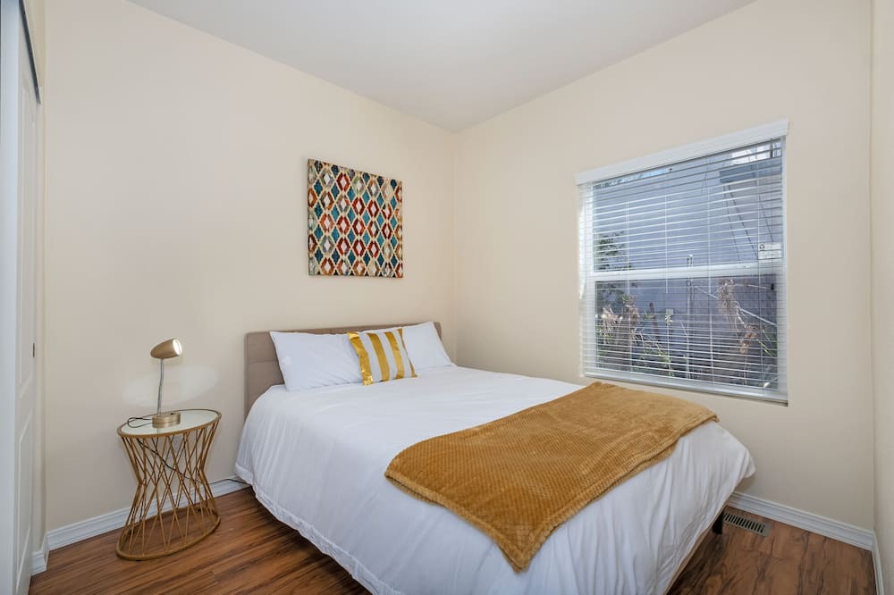 Photo of Bedroom in Lake Elsinore