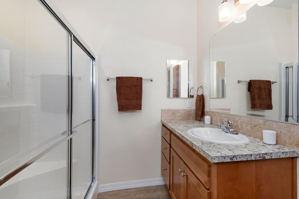 Photo of Bathroom in Lake Elsinore
