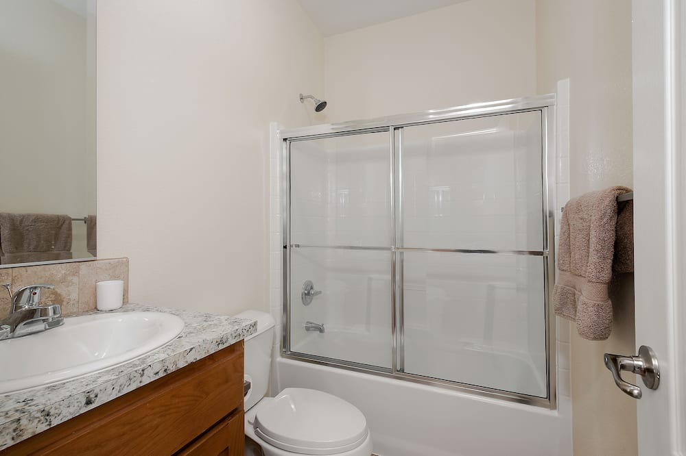 Photo of Bathroom in Lake Elsinore