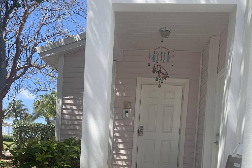 Photo of Patio Balcony in Alice Town