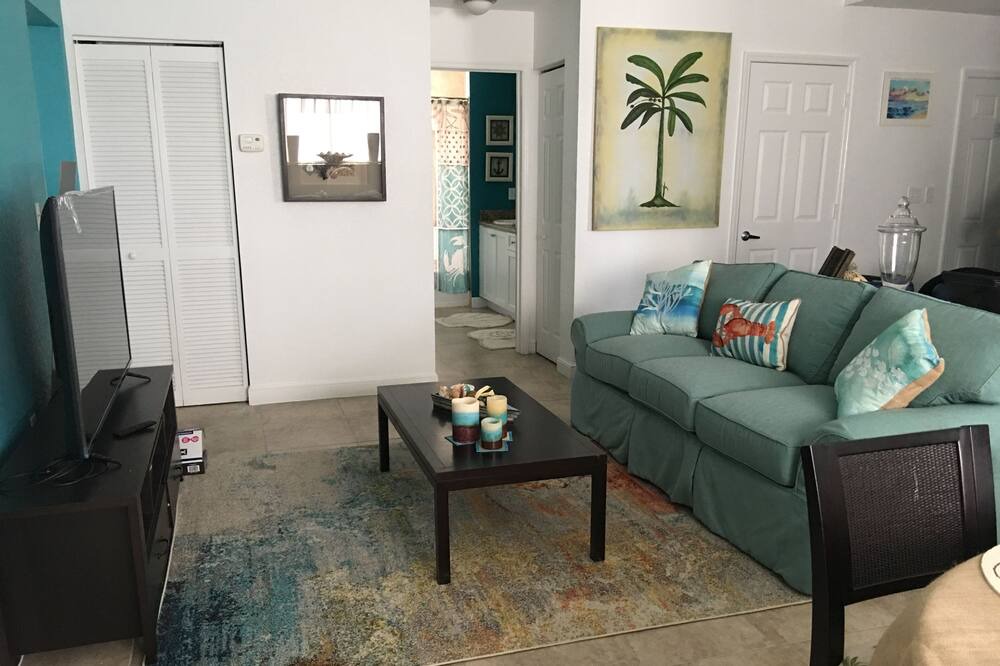 Photo of Livingroom in Alice Town