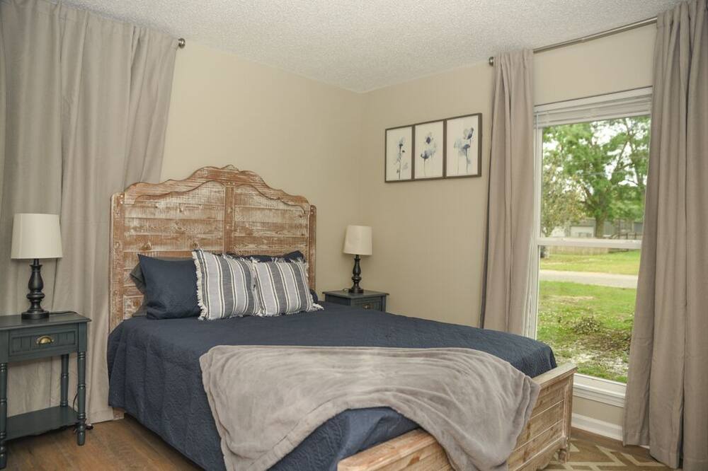 Photo of Bedroom in Grand Bay