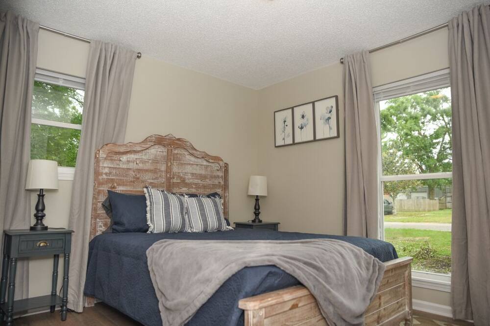 Photo of Bedroom in Grand Bay