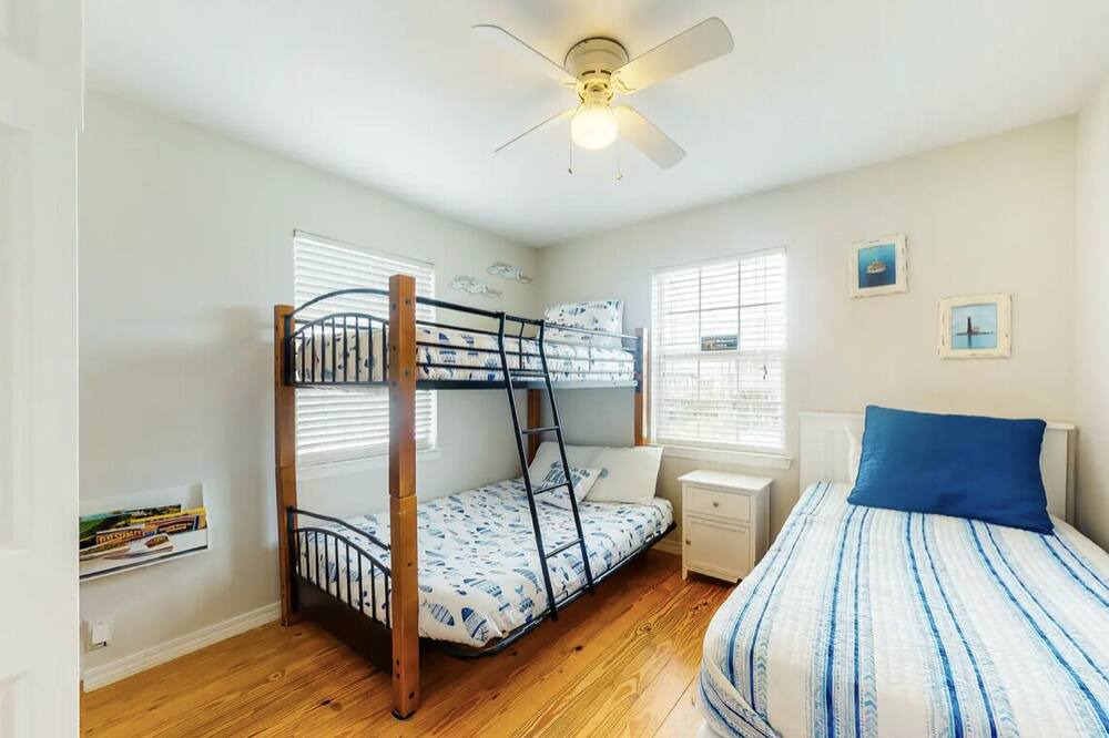 Photo of Bedroom in Silver Cay