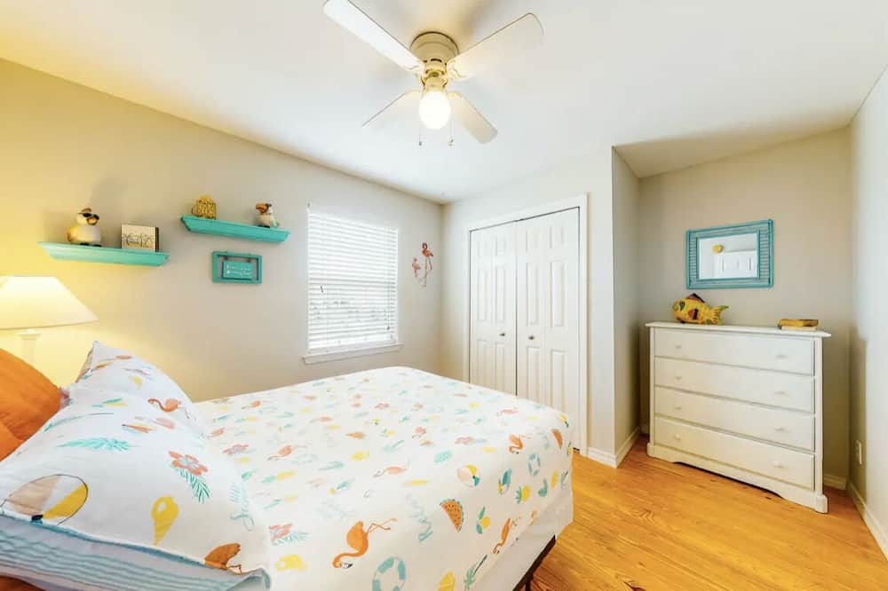 Photo of Bedroom in Silver Cay