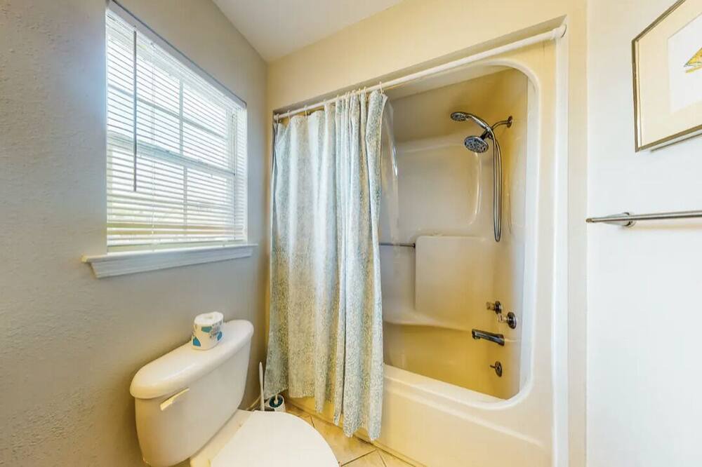 Photo of Bathroom in Silver Cay