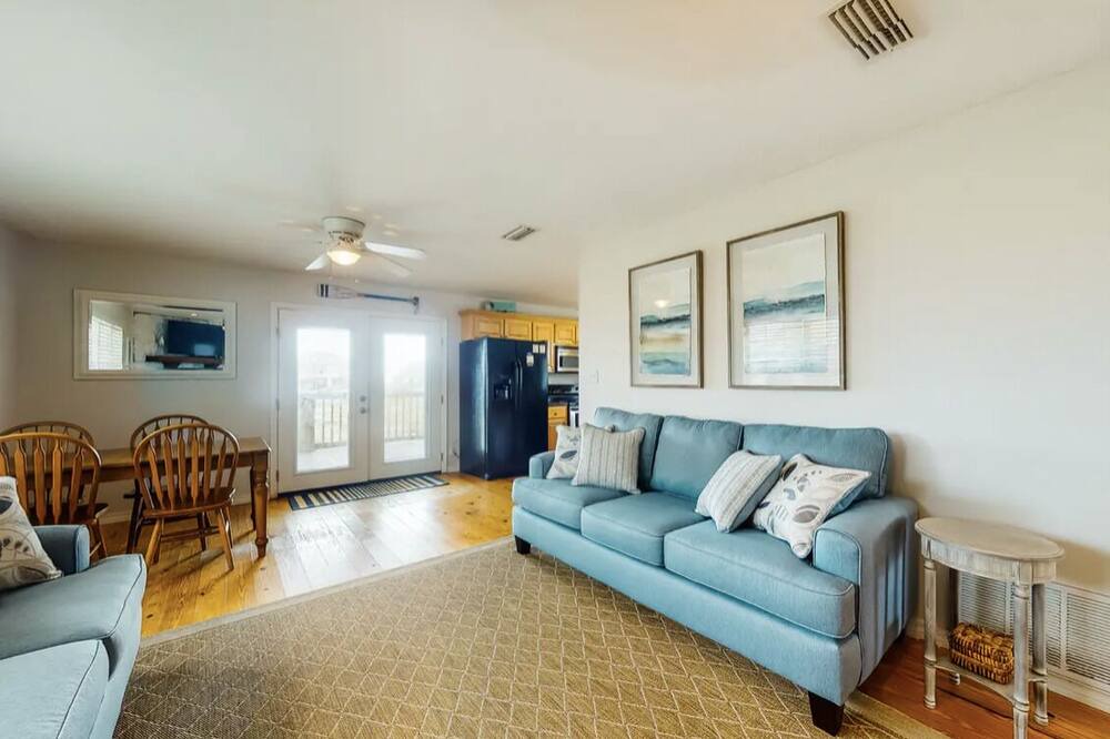Photo of Livingroom in Silver Cay