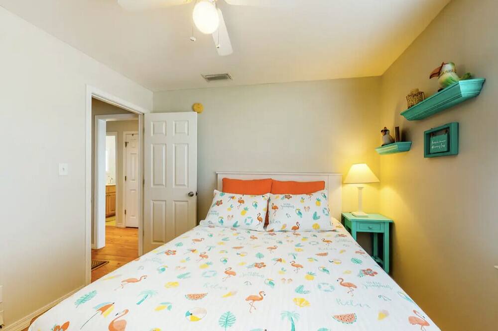 Photo of Bedroom in Silver Cay