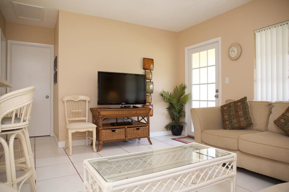 Photo of Livingroom in Hillsboro Beach