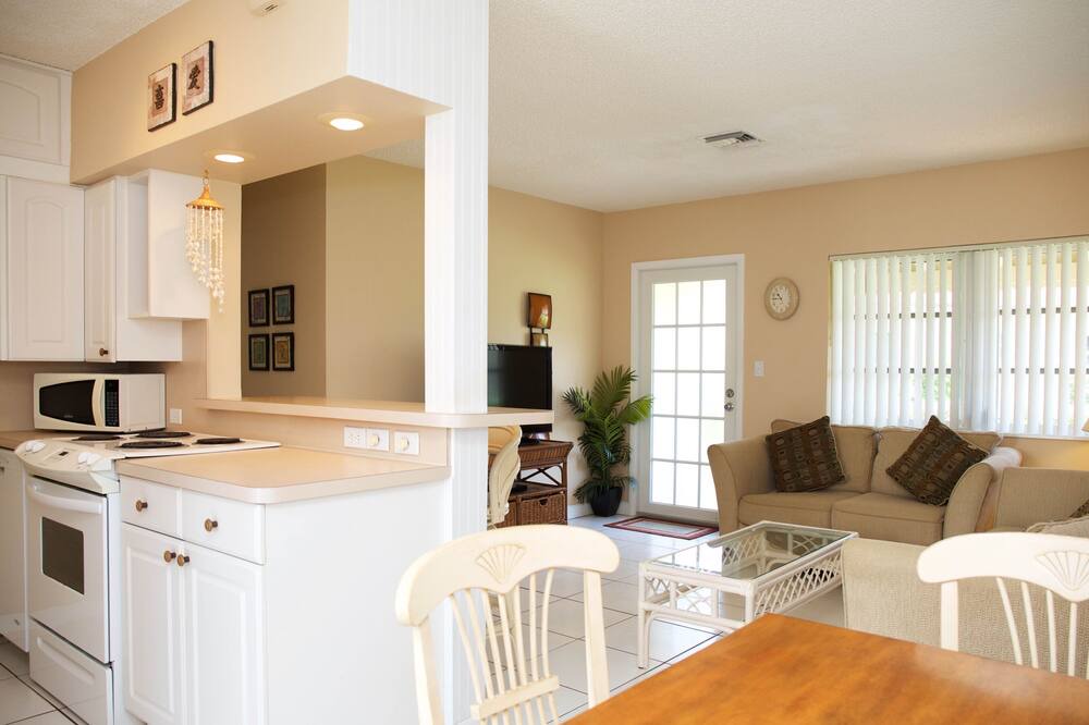 Photo of Kitchen in Hillsboro Beach