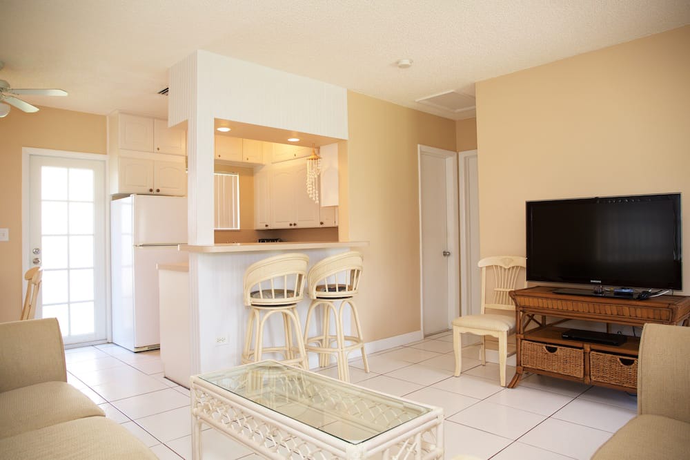 Photo of Livingroom in Hillsboro Beach