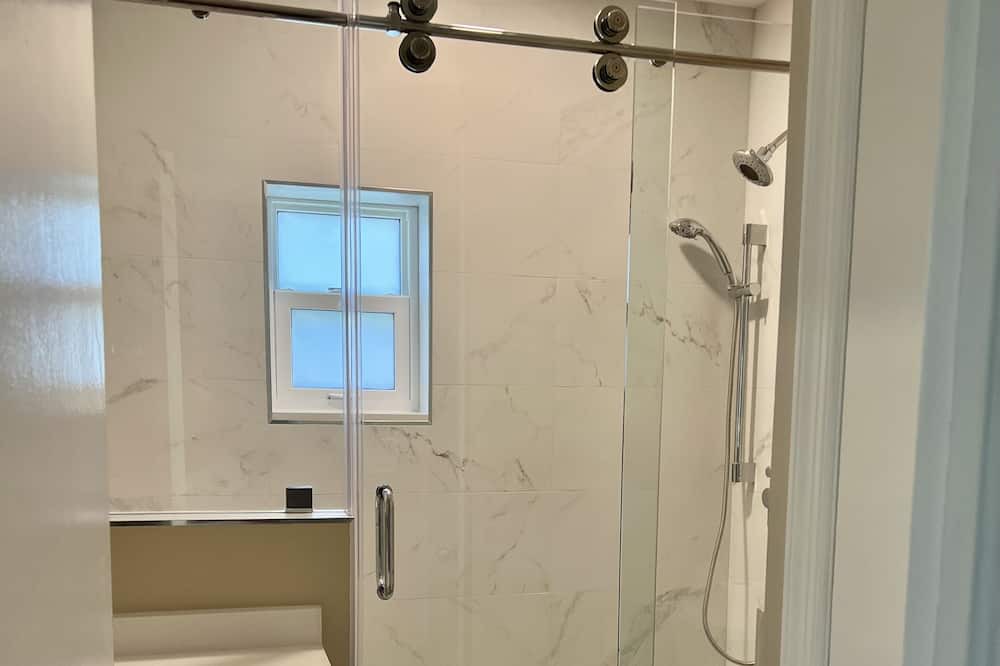 Photo of Bathroom in Hillsboro Beach
