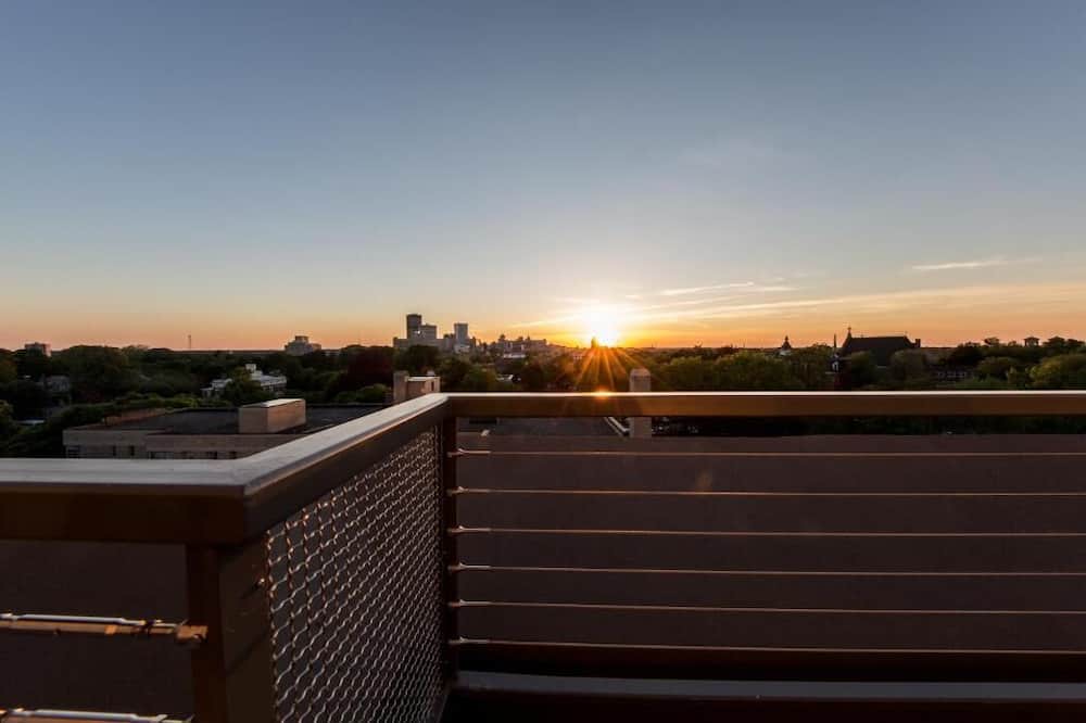 Photo of Patio Balcony in East Avenue