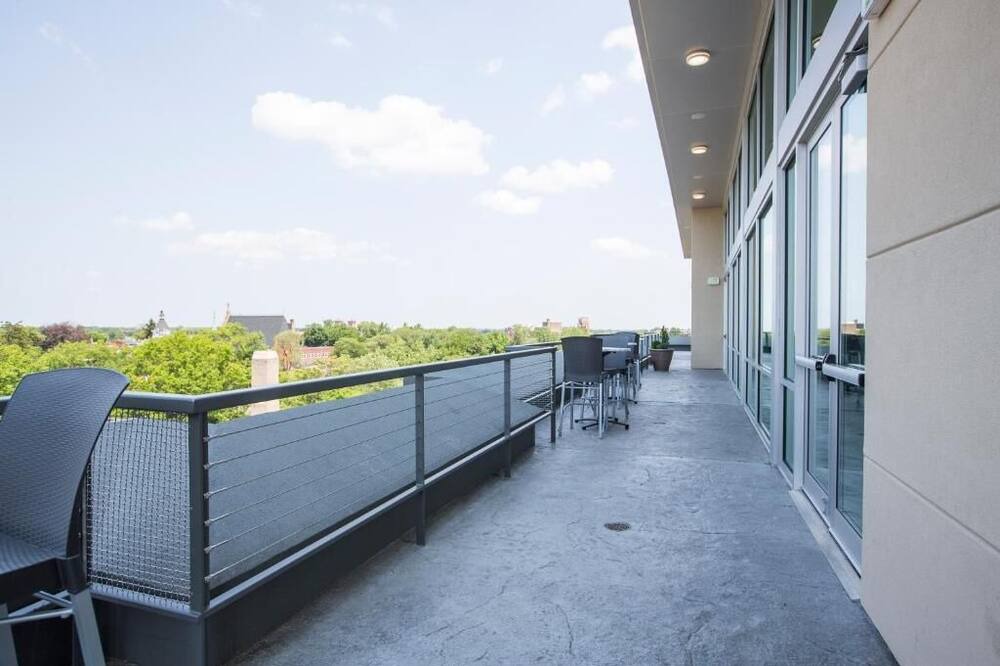 Photo of Patio Balcony in East Avenue