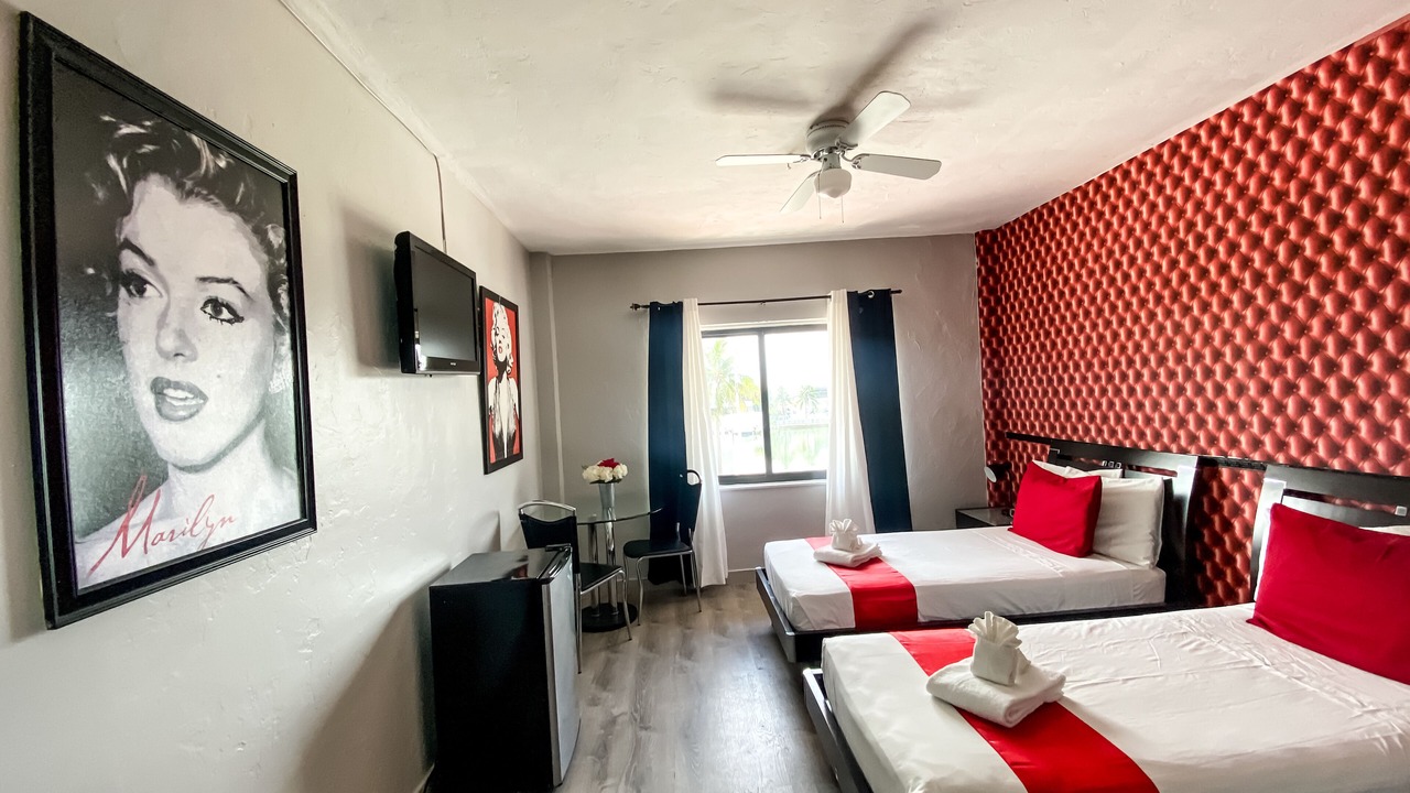 Photo of Bedroom in Mid Beach