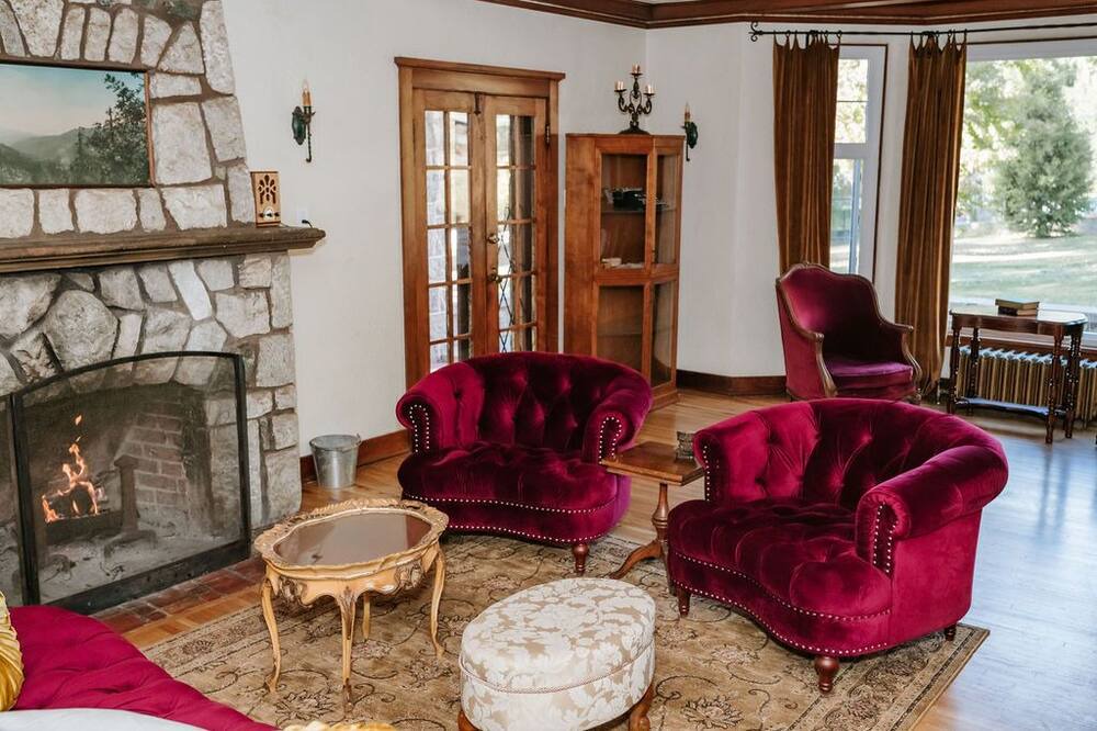 Photo of Livingroom in Oak Glen