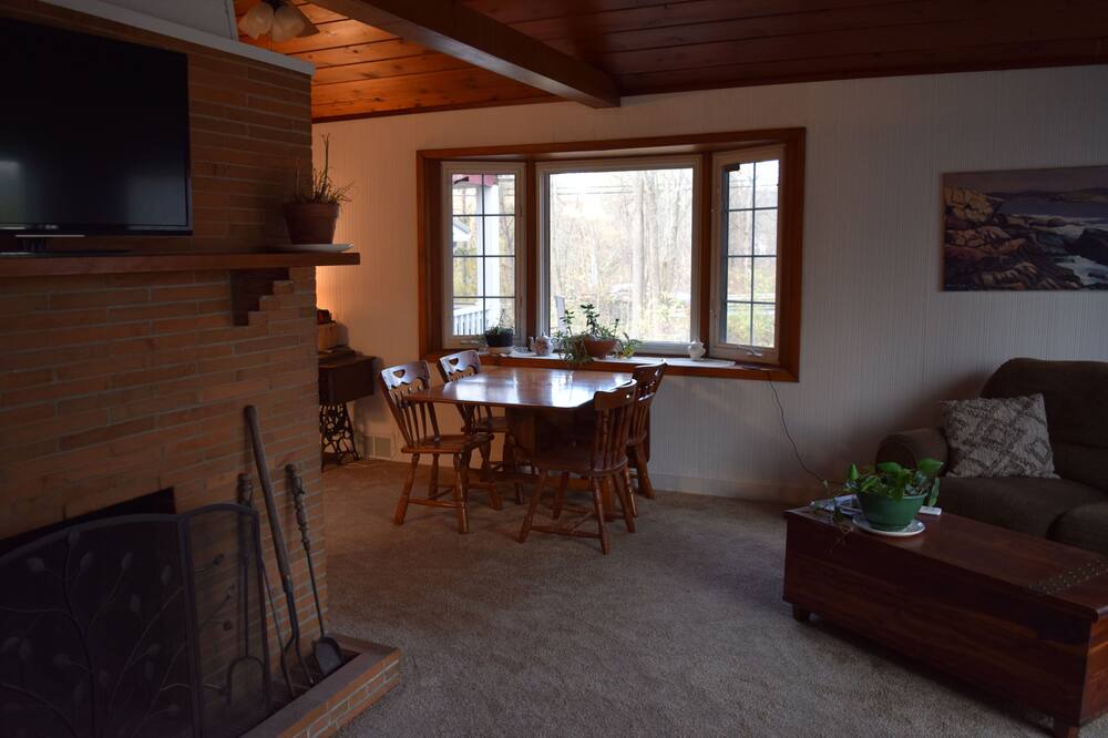 Photo of Livingroom in North Boston