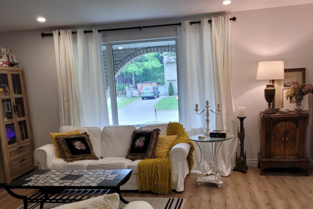 Photo of Livingroom in Fergus
