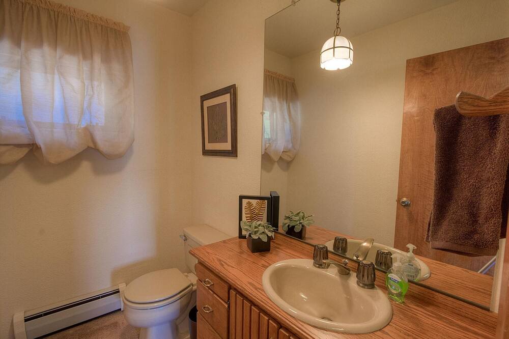 Photo of Bathroom in Glenbrook