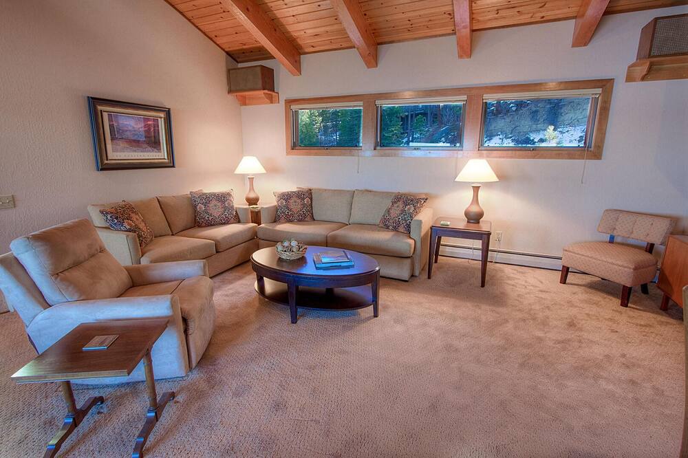 Photo of Livingroom in Glenbrook