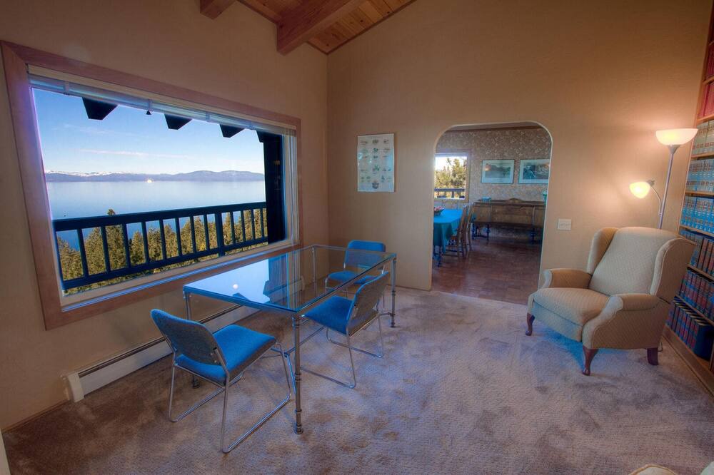 Photo of Livingroom in Glenbrook