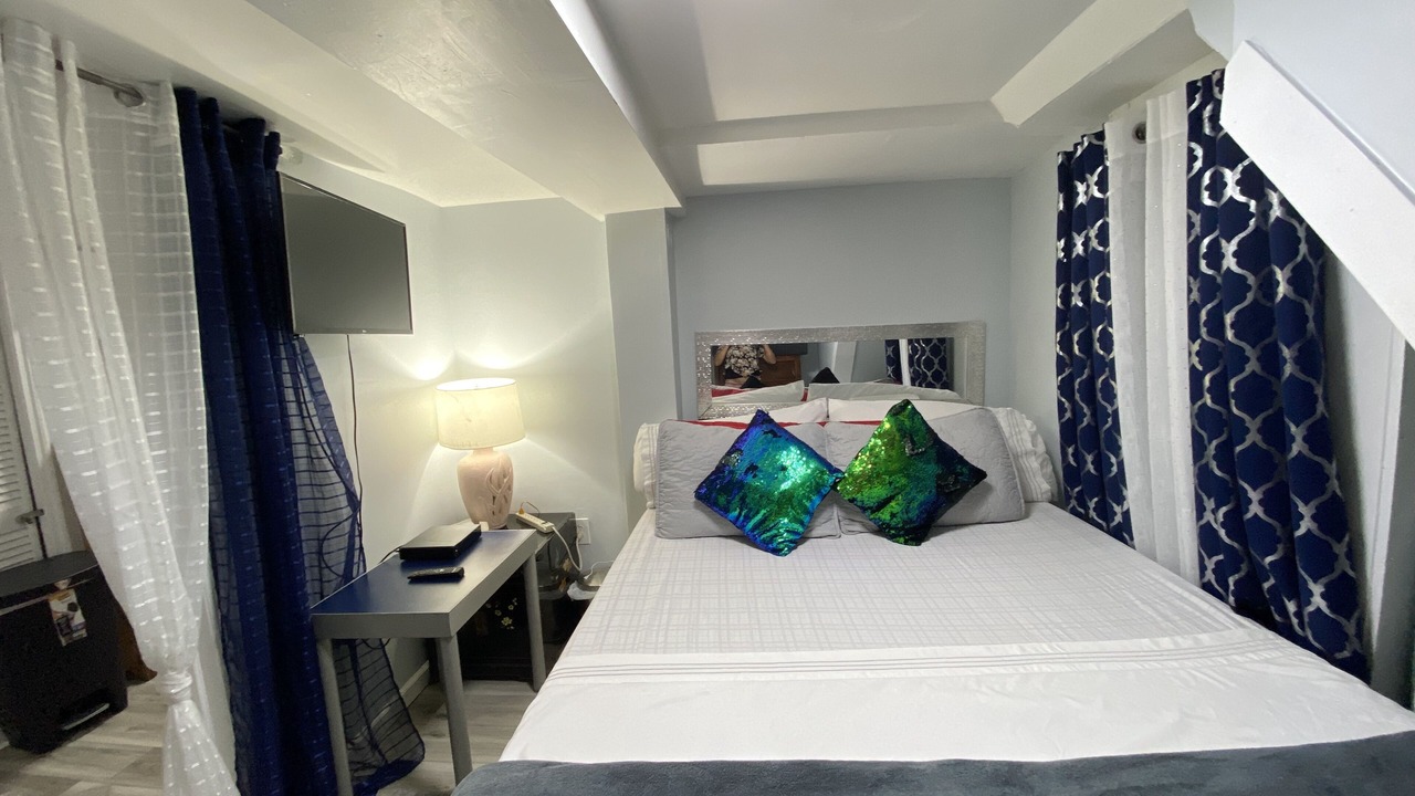 Photo of Bedroom in West New York