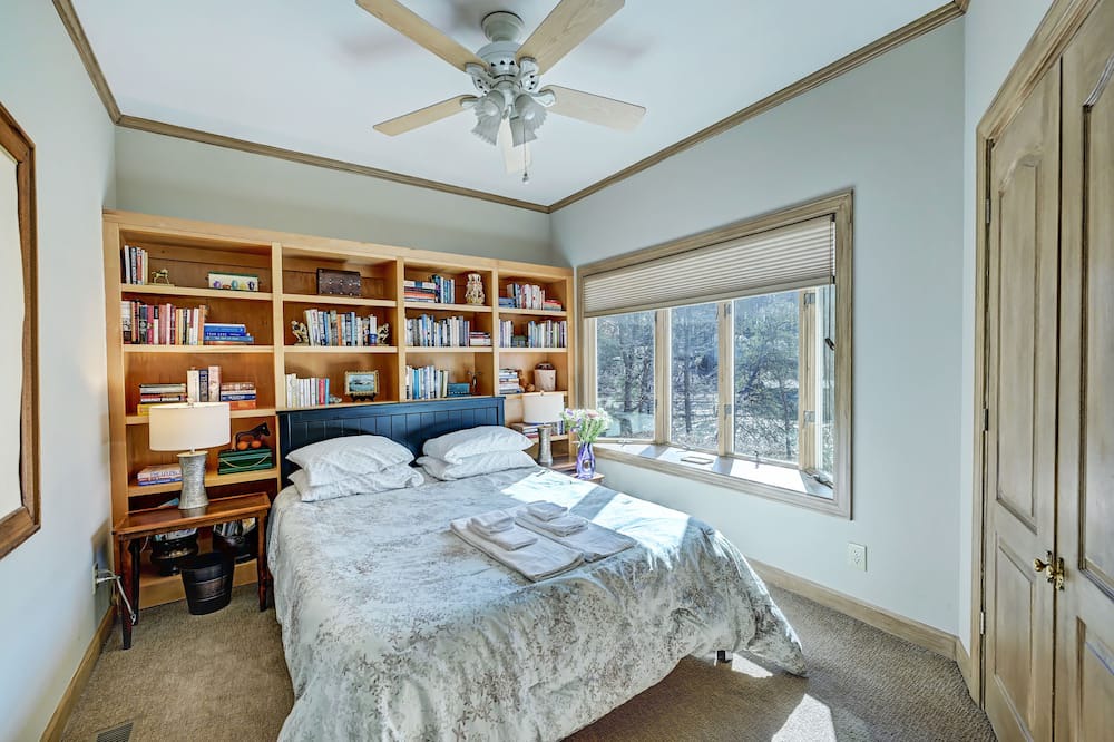 Photo of Bedroom in Mayhew