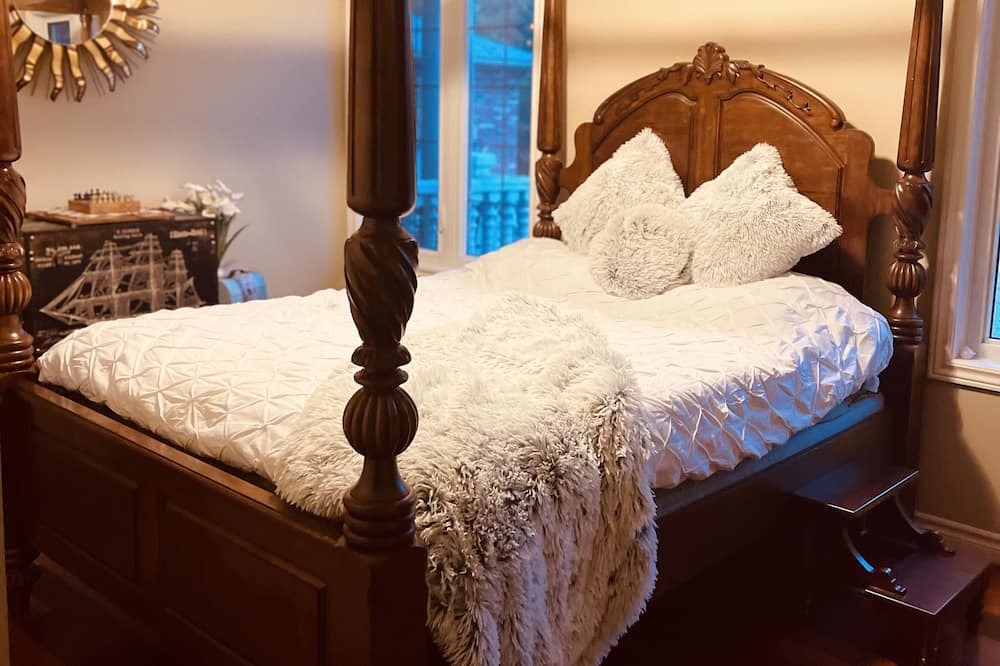Photo of Bedroom in Amaranth