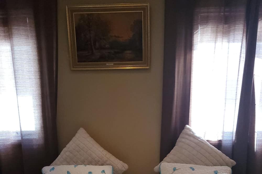 Photo of Bedroom in Amaranth