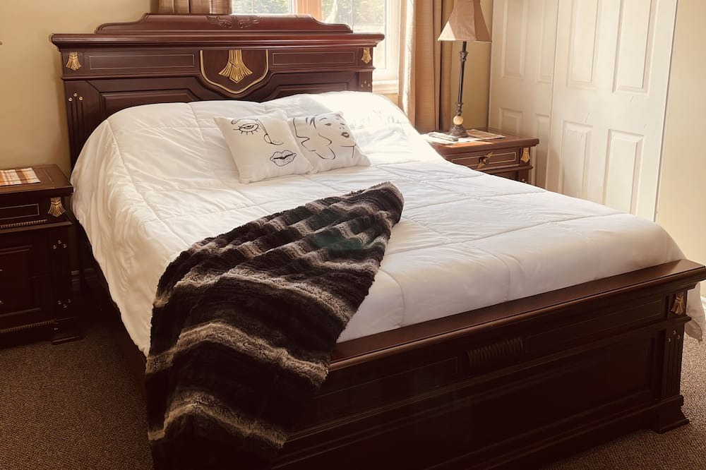 Photo of Bedroom in Amaranth