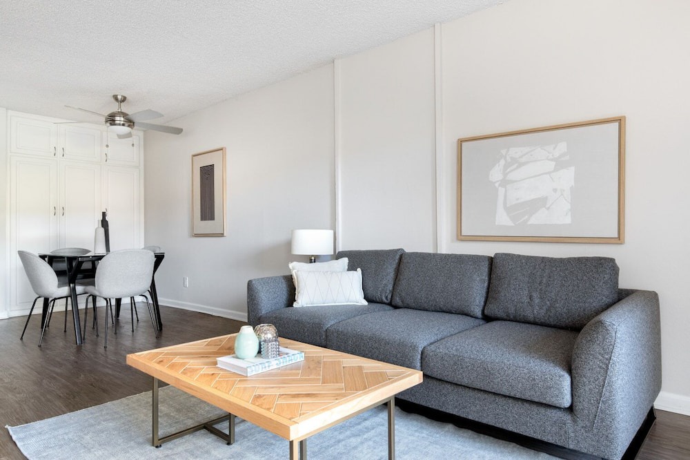 Photo of Livingroom in Rampart Village