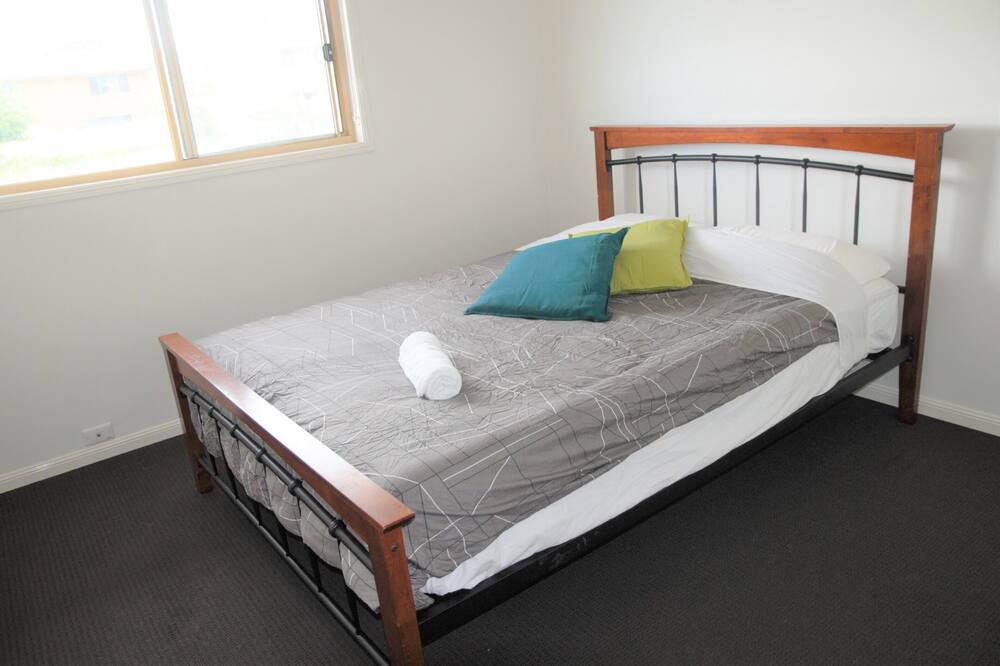 Photo of Bedroom in Woodridge