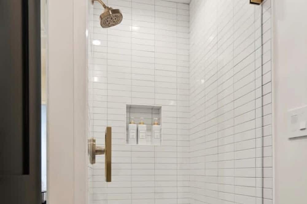 Photo of Bathroom in Valley Village
