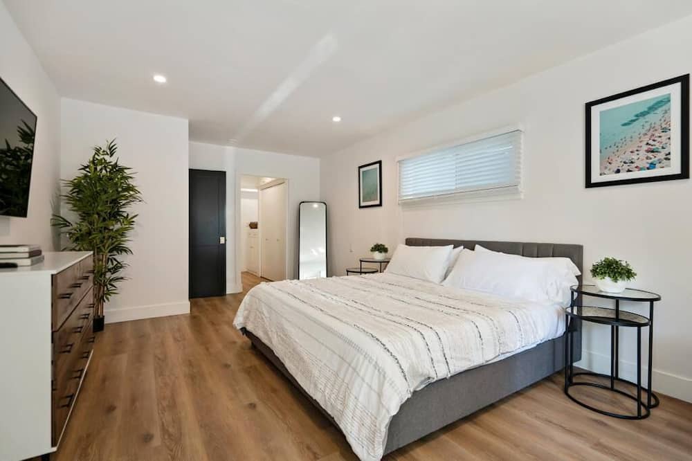 Photo of Bedroom in Valley Village