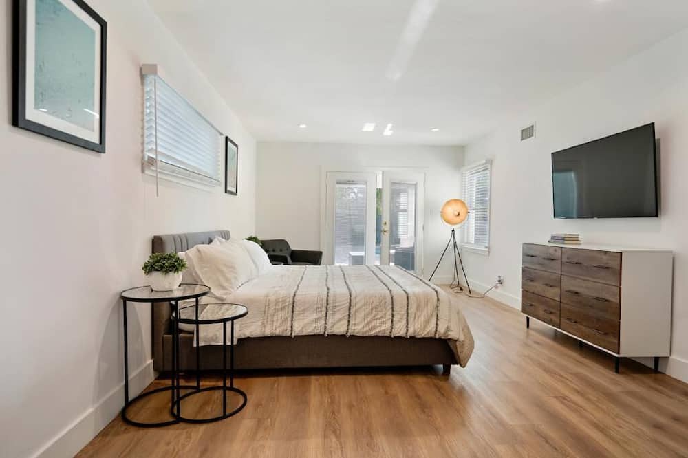 Photo of Bedroom in Valley Village