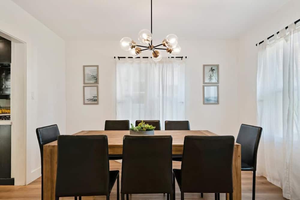 Photo of Kitchen in Valley Village