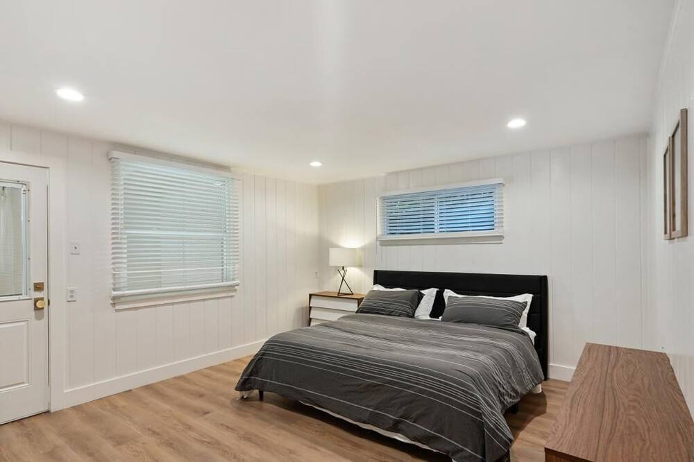 Photo of Bedroom in Valley Village
