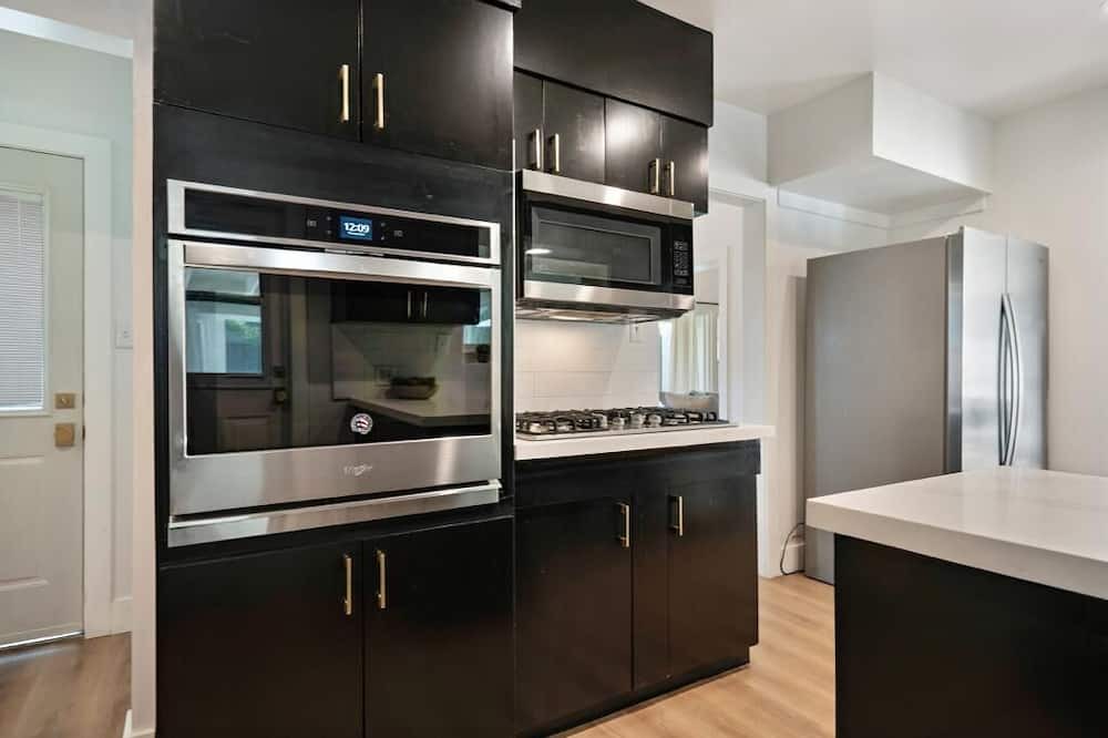 Photo of Kitchen in Valley Village