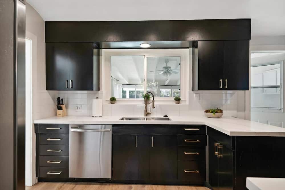 Photo of Kitchen in Valley Village