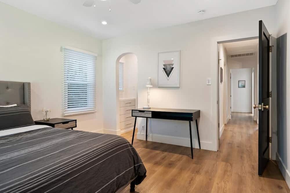 Photo of Bedroom in Valley Village