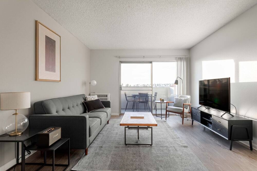Photo of Livingroom in Rampart Village