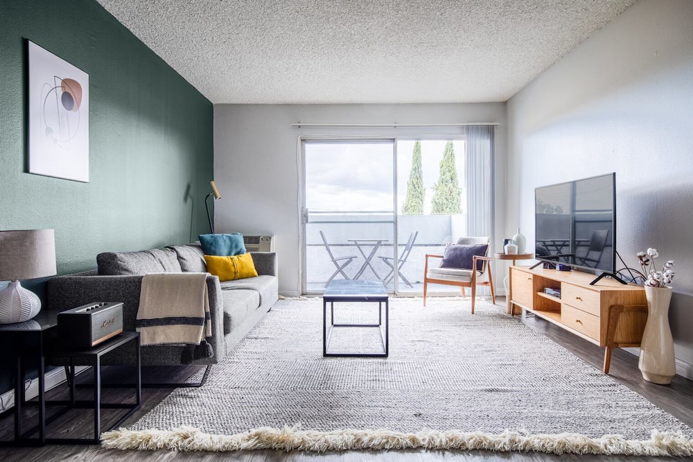 Photo of Livingroom in Rampart Village