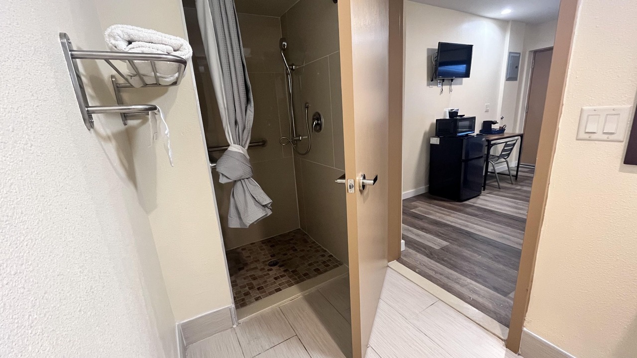 Photo of Bathroom in Hopelawn