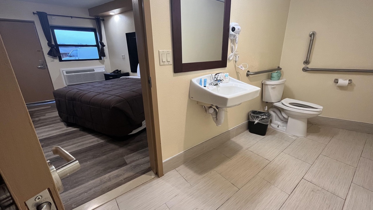 Photo of Bathroom in Hopelawn