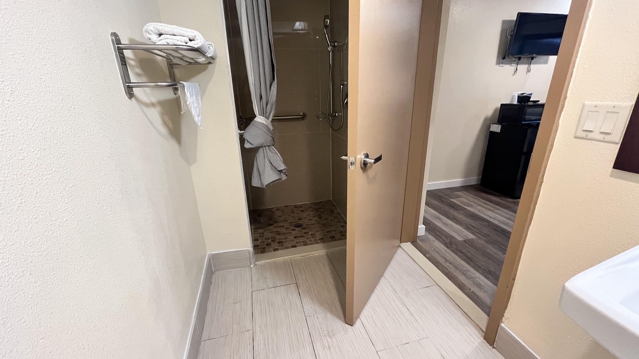 Photo of Bathroom in Hopelawn