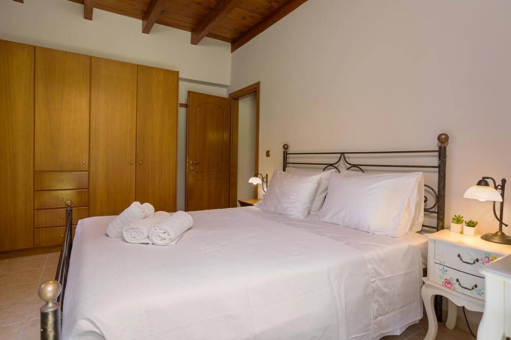 Photo of Bedroom in Lithakia
