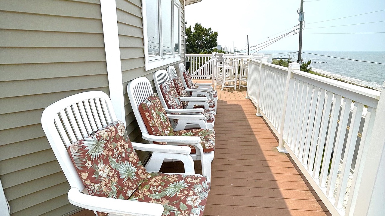 Photo of Patio Balcony in Town Bank