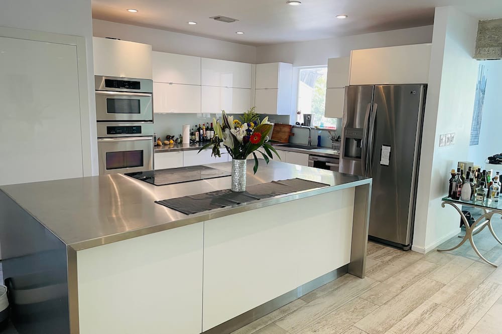 Photo of Kitchen in Golden Glades