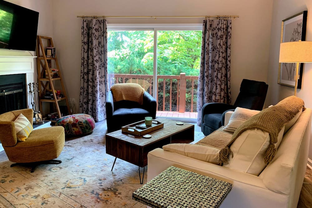 Photo of Livingroom in East End - Valley Street